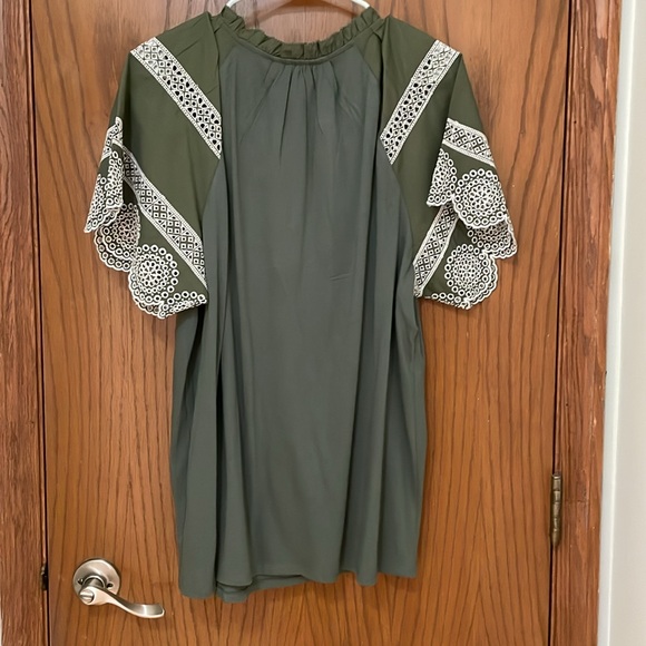 LANE BRYANT NWT Womens Size 18/20 Green Cream Eyelet Short-Sleeve Knit Top - Picture 9 of 10